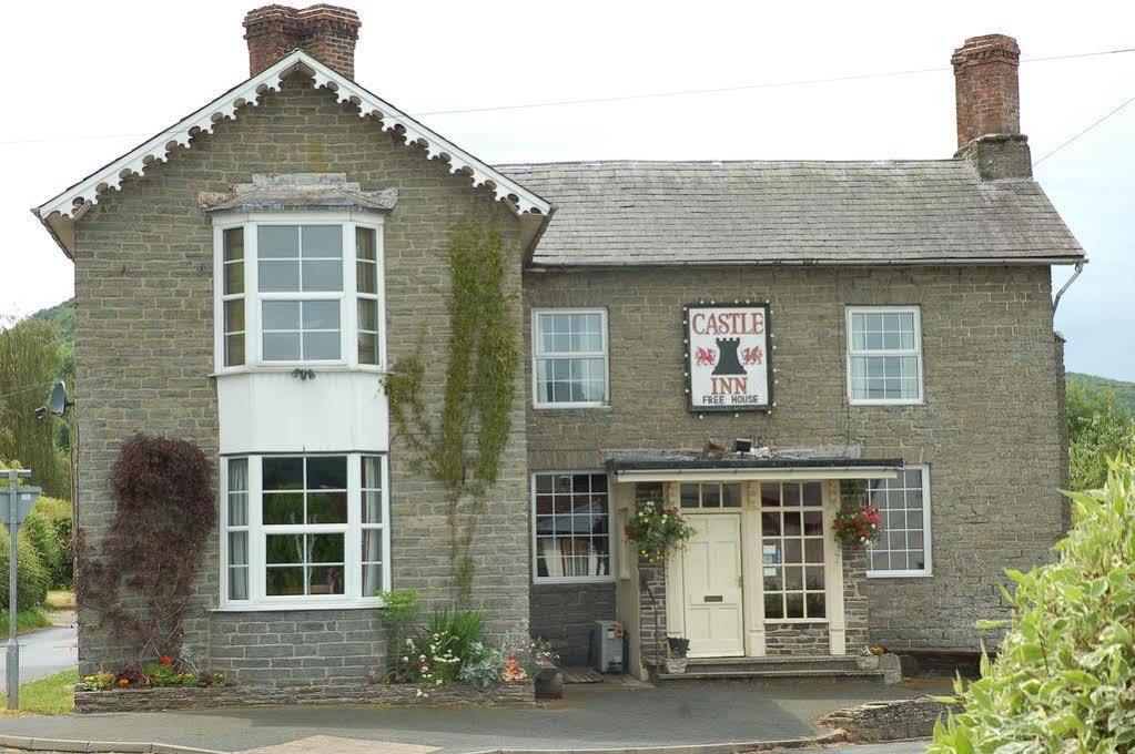 Castle Inn Knighton  Extérieur photo