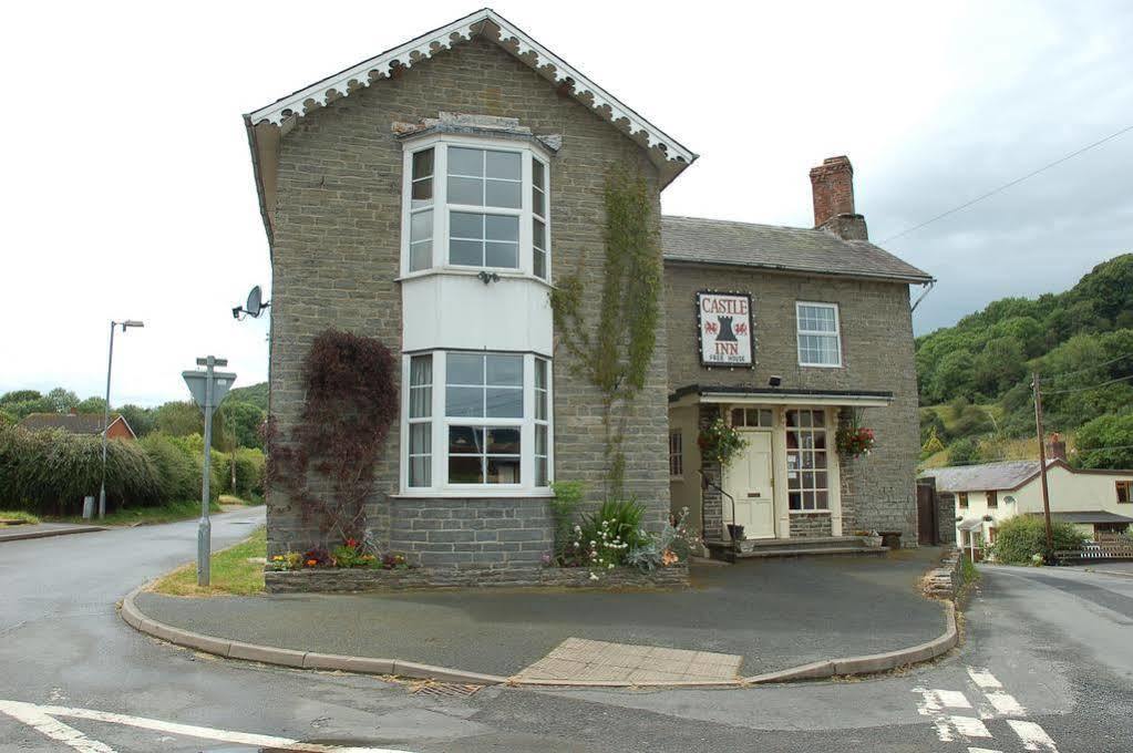 Castle Inn Knighton  Extérieur photo